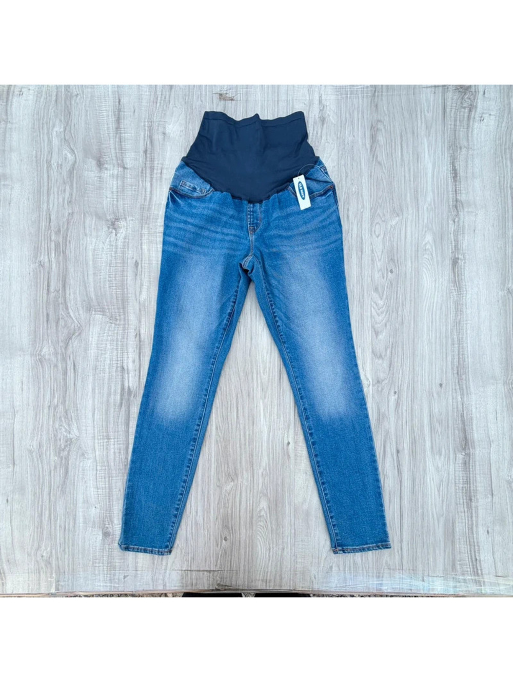 Old Navy maternity skinny jeans